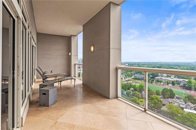 2881 Peachtree Road NE 2304, Atlanta, GA 30305
