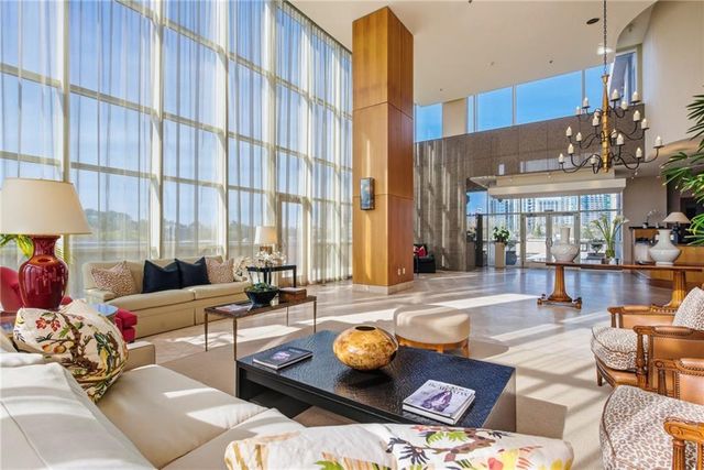 2881 Peachtree Road NE 2304, Atlanta, GA 30305