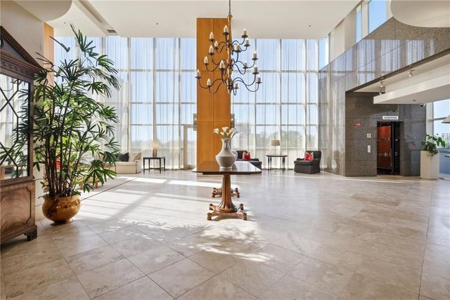 2881 Peachtree Road NE 2304, Atlanta, GA 30305