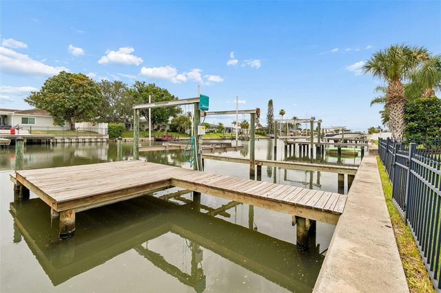 3941 E EDEN ROC CIRCLE, Tampa, FL 33634