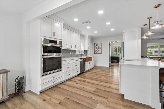 3941 E EDEN ROC CIRCLE, Tampa, FL 33634