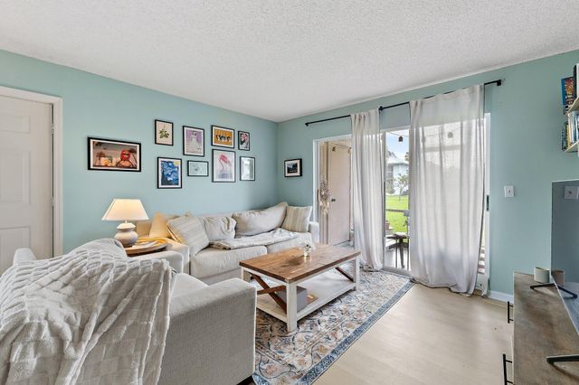 212 SE Village Drive 212, Port St Lucie, FL 34952