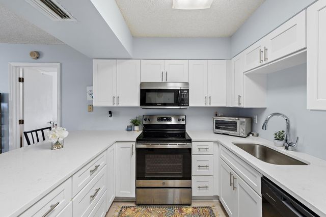 212 SE Village Drive 212, Port St Lucie, FL 34952