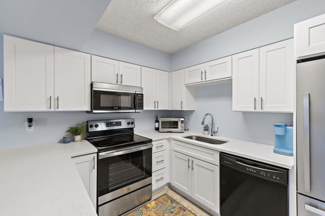 212 SE Village Drive 212, Port St Lucie, FL 34952