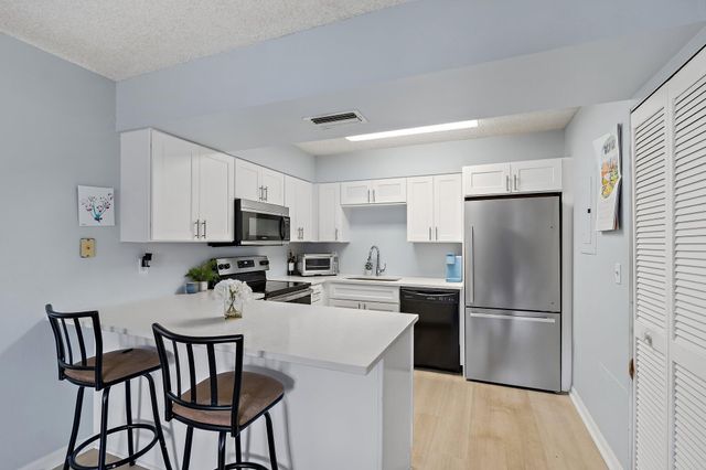 212 SE Village Drive 212, Port St Lucie, FL 34952