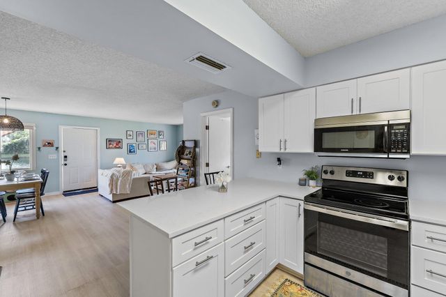 212 SE Village Drive 212, Port St Lucie, FL 34952