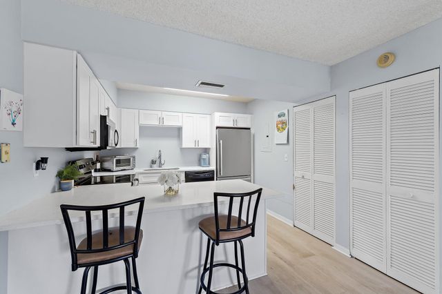 212 SE Village Drive 212, Port St Lucie, FL 34952