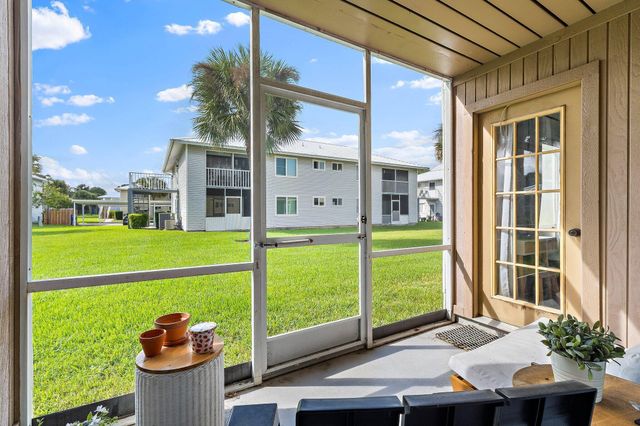 212 SE Village Drive 212, Port St Lucie, FL 34952