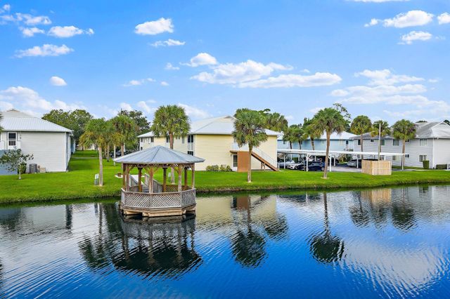 212 SE Village Drive 212, Port St Lucie, FL 34952