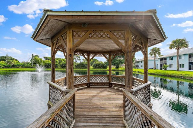 212 SE Village Drive 212, Port St Lucie, FL 34952