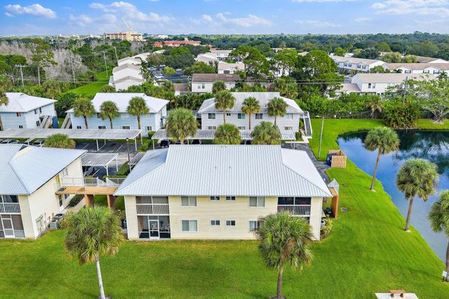 212 SE Village Drive 212, Port St Lucie, FL 34952