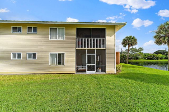 212 SE Village Drive 212, Port St Lucie, FL 34952