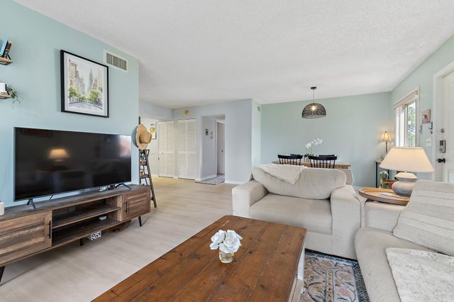 212 SE Village Drive 212, Port St Lucie, FL 34952