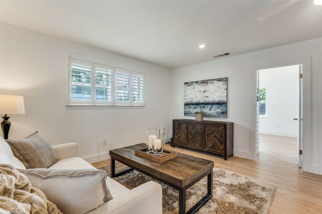 3078 Newcastle Drive, Dallas, TX 75220