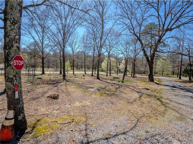 16 Two Run Crossing NW, Cartersville, GA 30120