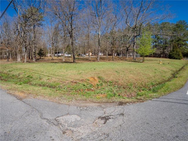 16 Two Run Crossing NW, Cartersville, GA 30120