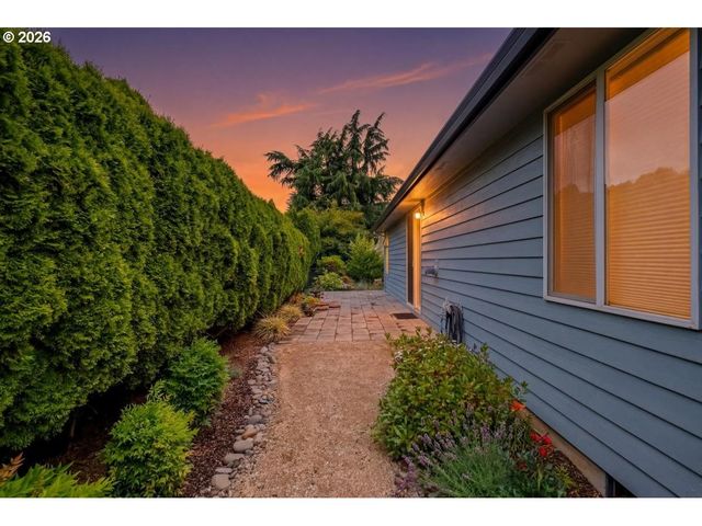 5923 MISSION HILLS St, Salem, OR 97306