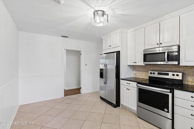 1367 RIVERBIRCH Lane, Jacksonville, FL 32207