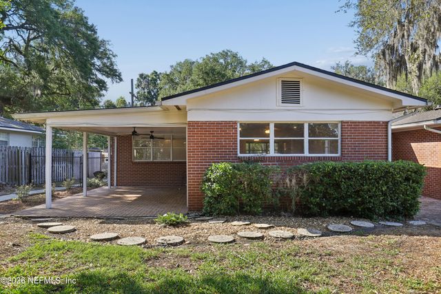 1367 RIVERBIRCH Lane, Jacksonville, FL 32207