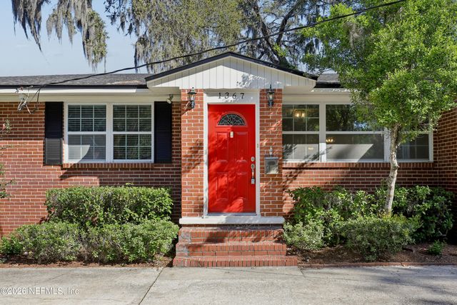 1367 RIVERBIRCH Lane, Jacksonville, FL 32207