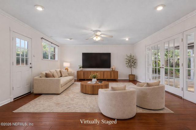 1367 RIVERBIRCH Lane, Jacksonville, FL 32207