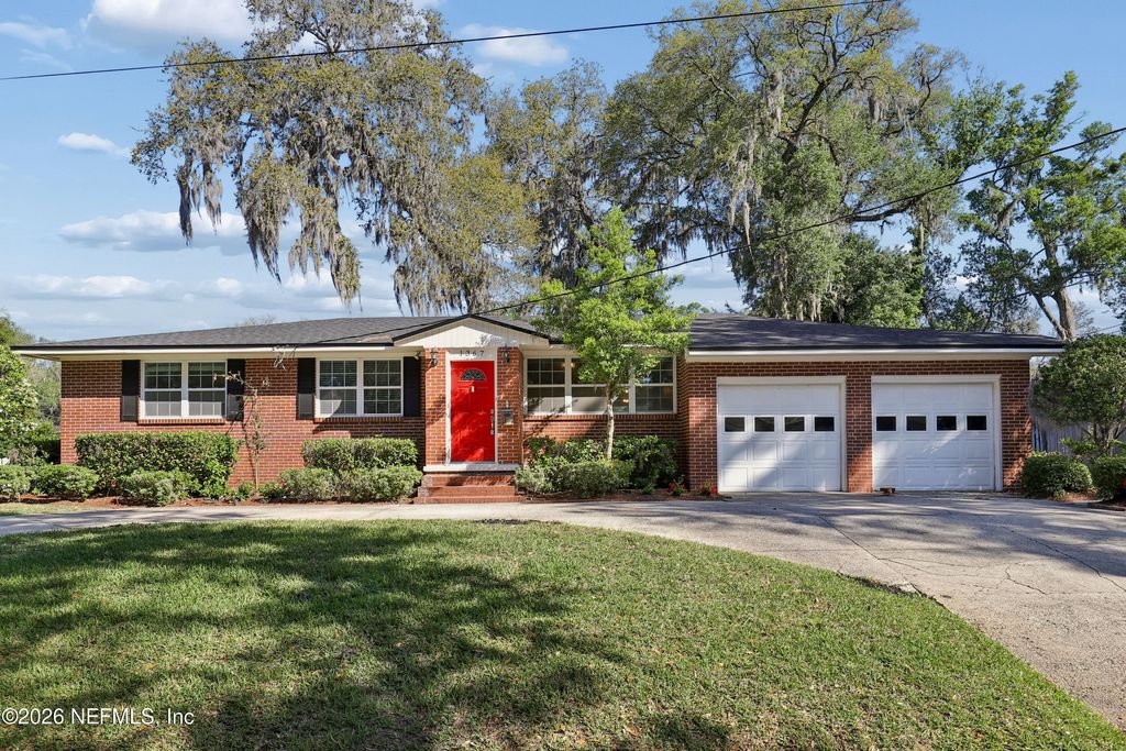 1367 RIVERBIRCH Lane, Jacksonville, FL 32207