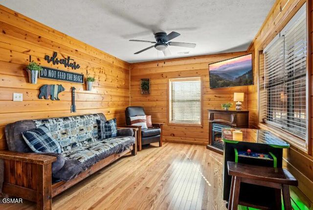 1615 Pinewood Way, Sevierville, TN 37862