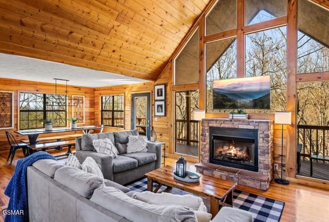 1615 Pinewood Way, Sevierville, TN 37862