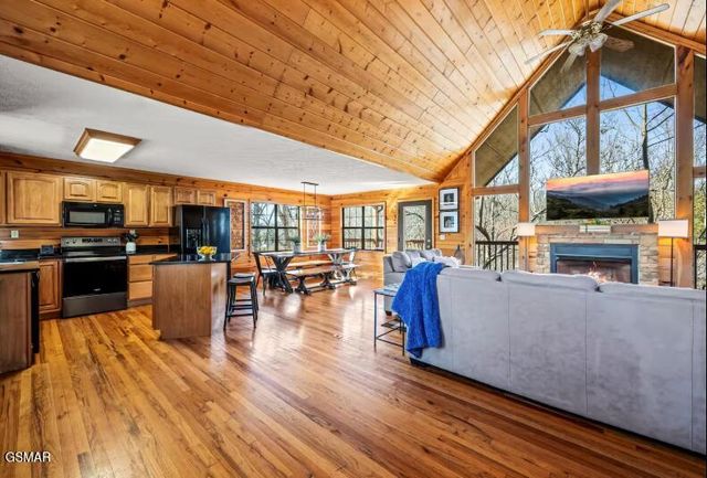 1615 Pinewood Way, Sevierville, TN 37862