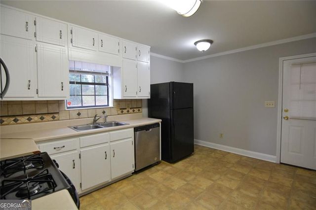 3592 Denby Drive SW, Snellville, GA 30039