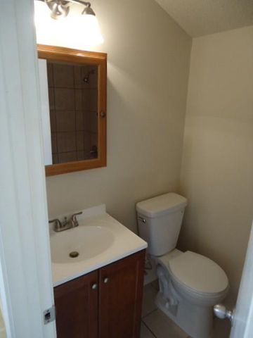 2213 Singletree Ave B, Austin, TX 78727