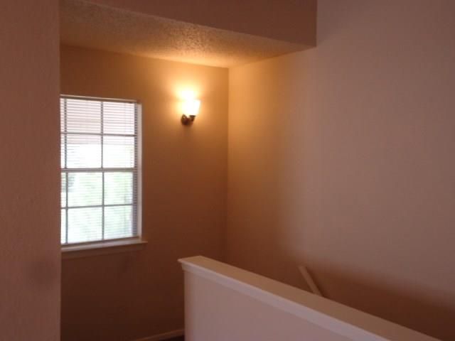 2213 Singletree Ave B, Austin, TX 78727