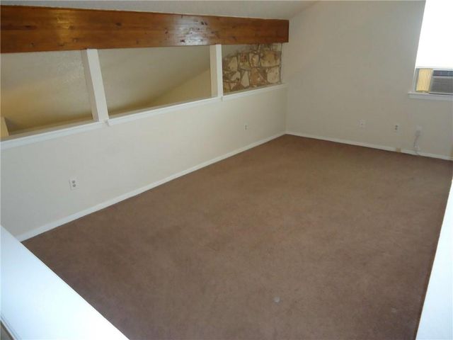 2213 Singletree Ave B, Austin, TX 78727