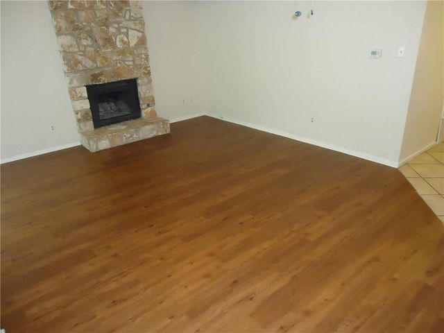 2213 Singletree Ave B, Austin, TX 78727