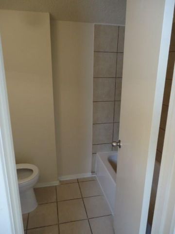 2213 Singletree Ave B, Austin, TX 78727