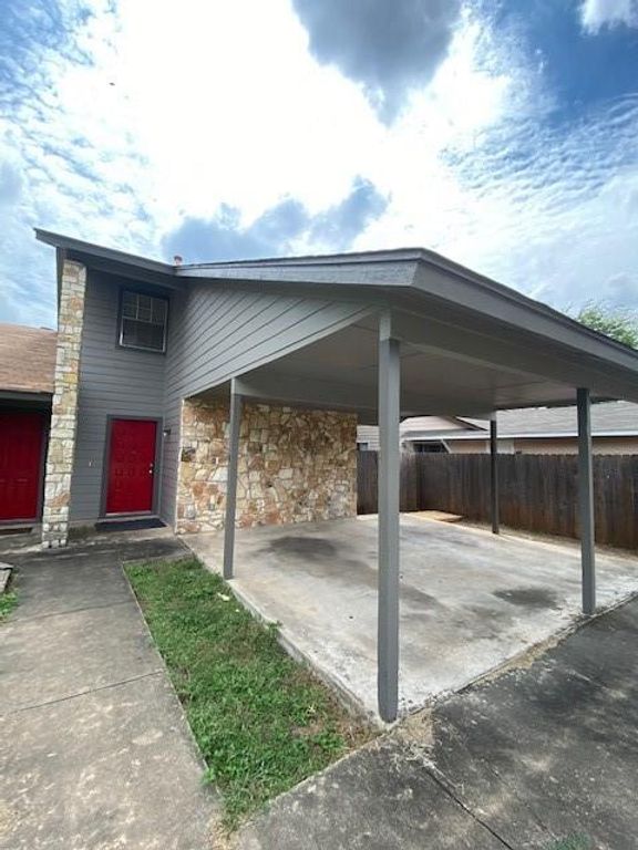 2213 Singletree Ave B, Austin, TX 78727