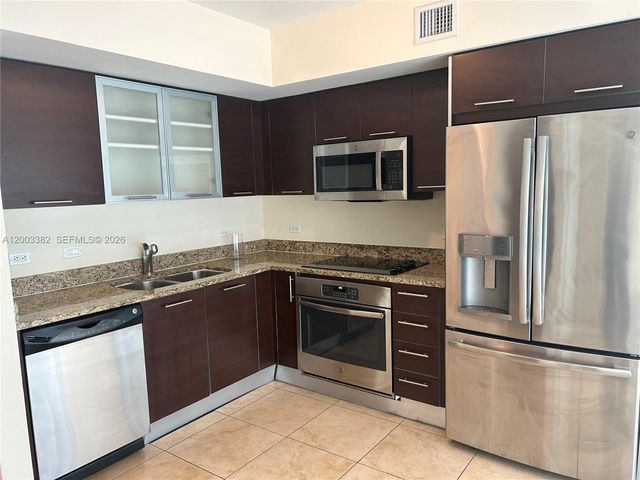 41 SE 5th St 1108, Miami, FL 33131