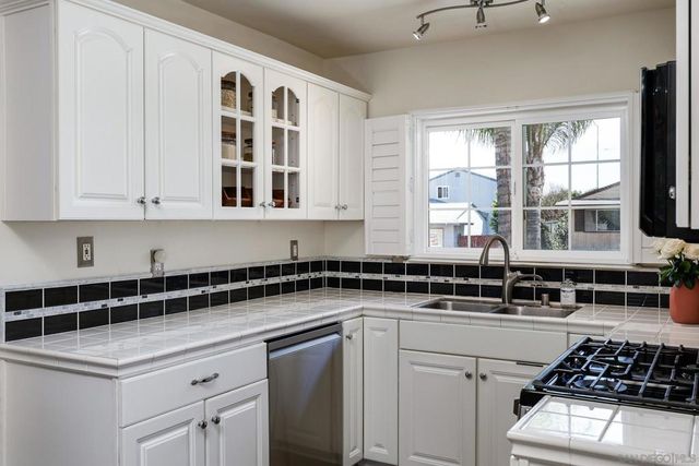 10036 White Pine Ln, Santee, CA 92071