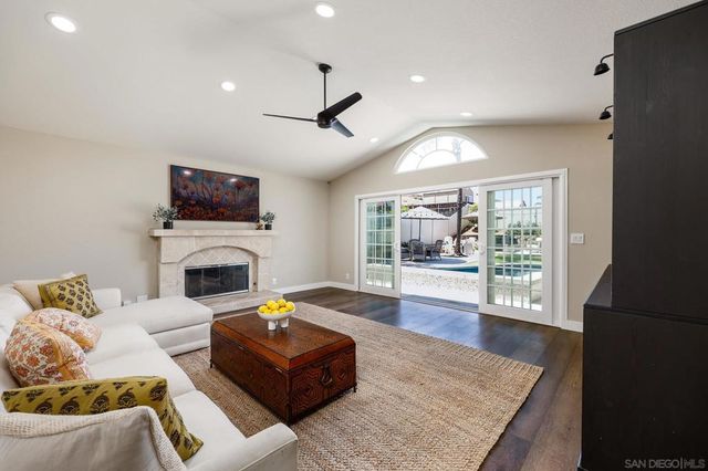 10036 White Pine Ln, Santee, CA 92071