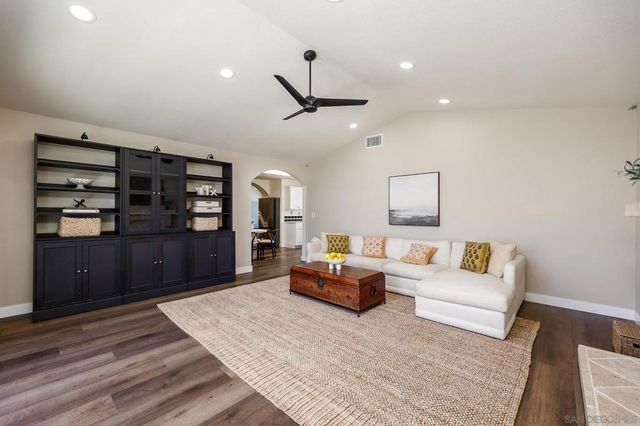 10036 White Pine Ln, Santee, CA 92071