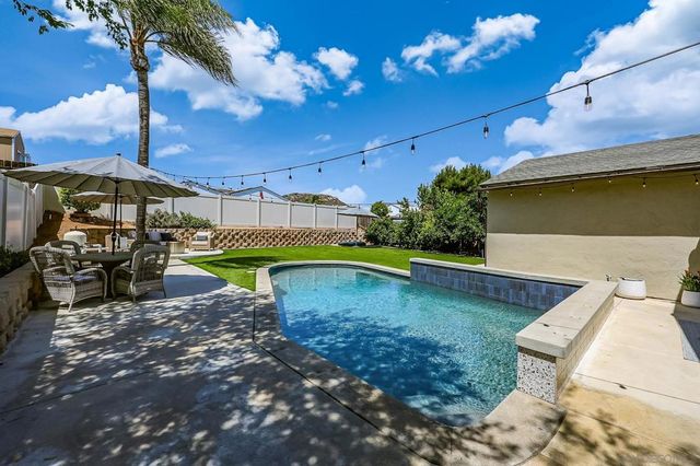 10036 White Pine Ln, Santee, CA 92071