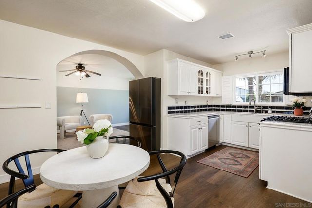 10036 White Pine Ln, Santee, CA 92071