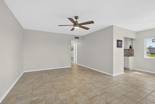 3402 Cynthia Lane 201, Lake Worth Beach, FL 33461