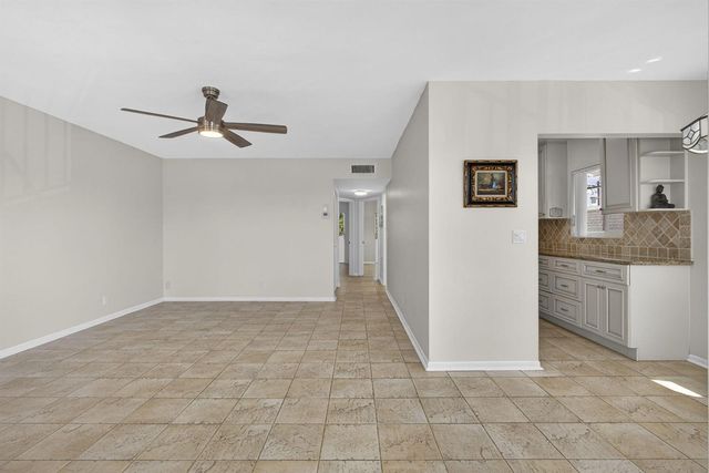 3402 Cynthia Lane 201, Lake Worth Beach, FL 33461