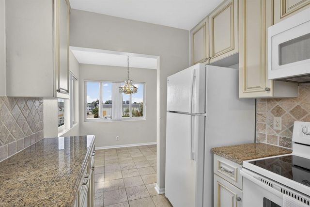 3402 Cynthia Lane 201, Lake Worth Beach, FL 33461