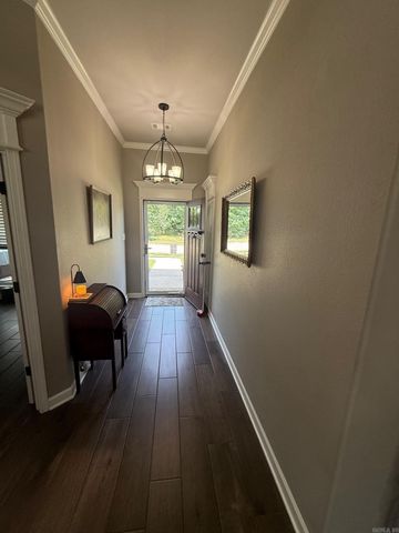 3903 Hampton Drive, Benton, AR 72009