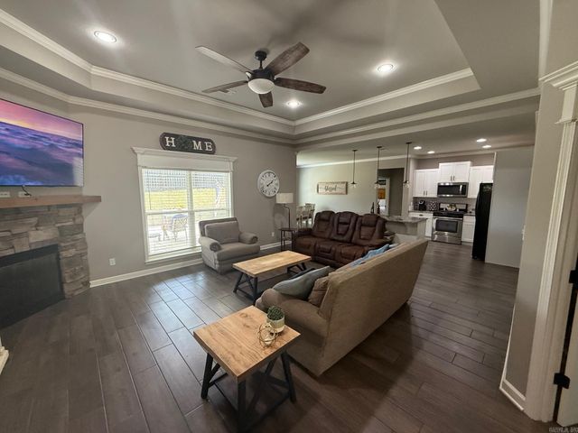3903 Hampton Drive, Benton, AR 72009