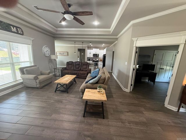 3903 Hampton Drive, Benton, AR 72009