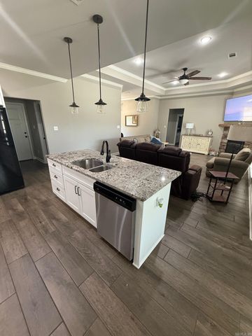 3903 Hampton Drive, Benton, AR 72009