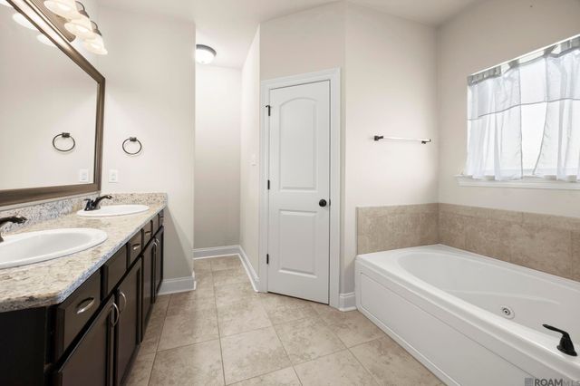 17730 Waterloo Dr, Baton Rouge, LA 70817